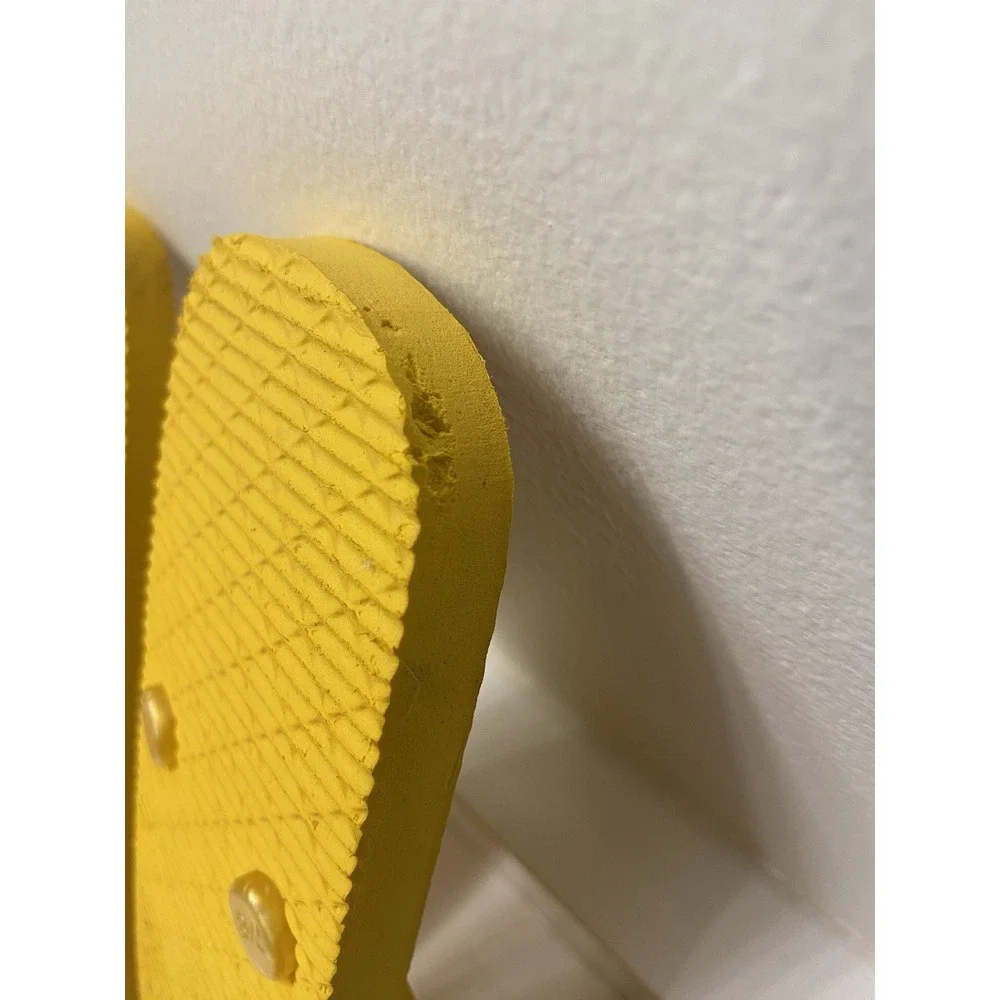 Juncture Women Flip Flops 7/8 M Medium Strawberry Daiquiri Recipe Yellow Barware